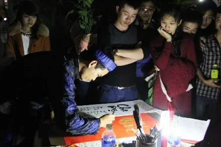 Sôi động lễ hội chợ Đình Bích La ảnh 1 Sôi động lễ hội chợ Đình Bích La ảnh 1