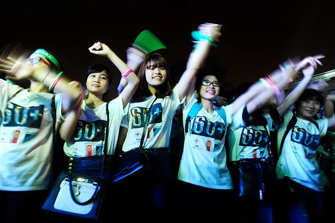 Hà Nội tắt đèn sớm hưởng ứng Giờ Trái đất ảnh 5