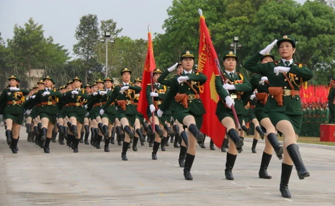 Khối nữ chiến sĩ thông tin liên lạc- Ảnh: Tiến Long