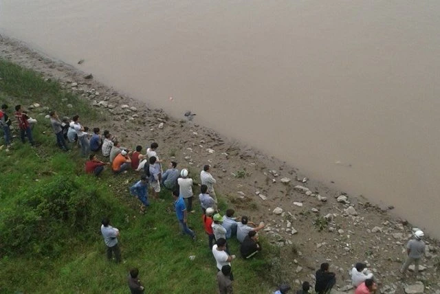 Cãi nhau với chồng, thai phụ nhảy cầu tự tử ảnh 1