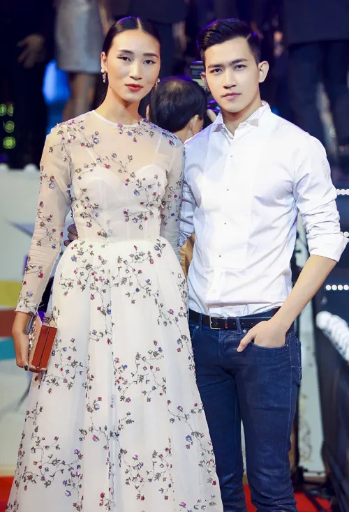 Ngọc Trinh lưng trần sexy trên thảm đỏ Hàn Quốc ảnh 7