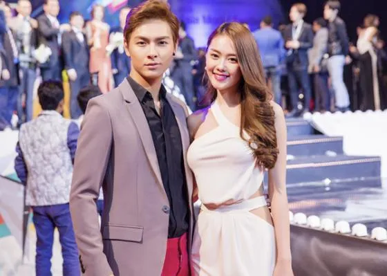 Ngọc Trinh lưng trần sexy trên thảm đỏ Hàn Quốc ảnh 3