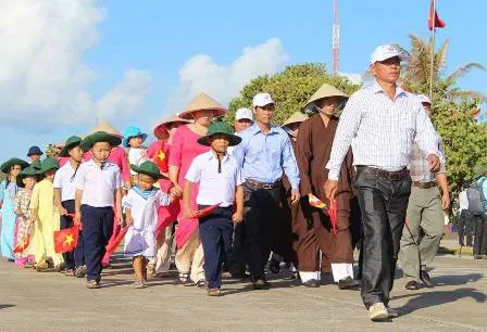 Quân và dân Trường Sa kỉ niệm 40 năm ngày giải phóng ảnh 4