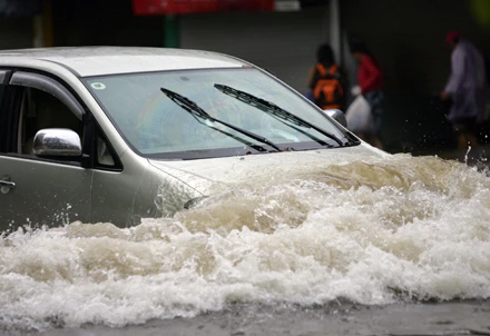 Chuẩn bị những gì cho 'xế yêu' khi mùa mưa đến? ảnh 1