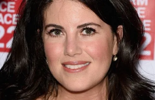 Chiếc váy có 'dấu vết ái tình' của Bill Clinton được rao bán ảnh 1