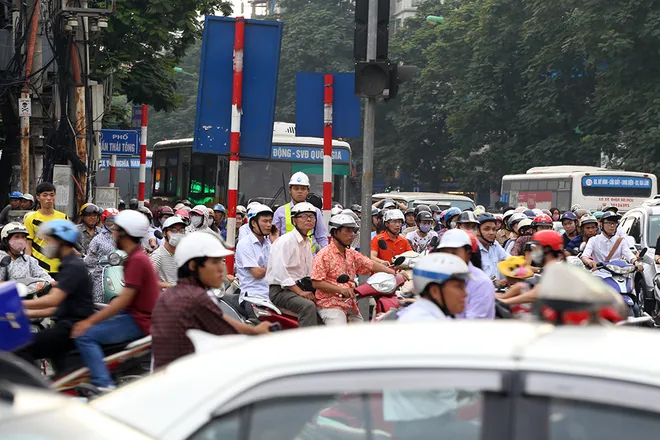 Chùm ảnh: Hiện trường vụ sập cần cẩu tuyến metro Nhổn - Ga Hà Nội ảnh 8