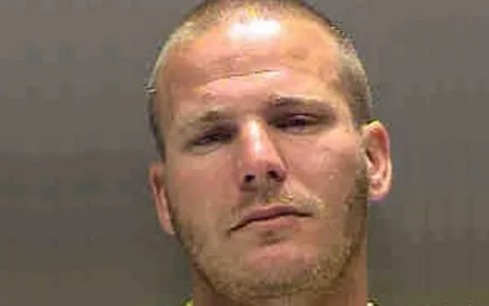 Tên trộm bị tóm vì ngủ quên trong khi “hành nghề” ảnh 1 Chân dung tên trộm ngớ ngẩn Timothy Bontrager