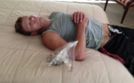 Tên trộm bị tóm vì ngủ quên trong khi “hành nghề” ảnh 2