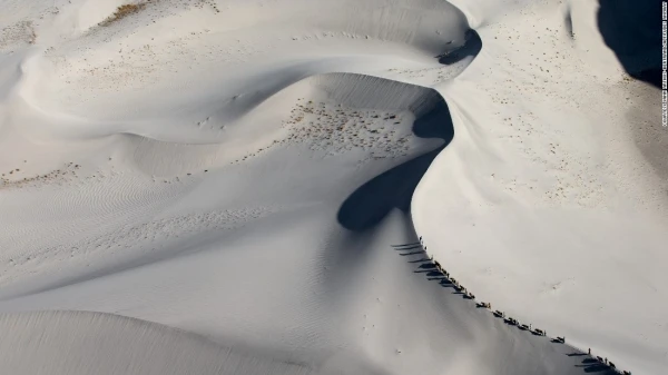 Muôn vàn nét đẹp huyền ảo của Trái Đất nhìn từ trên cao ảnh 17