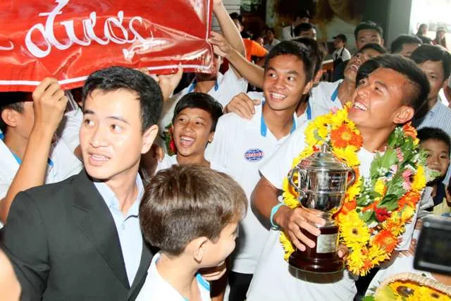 Chùm ảnh: Lý Hoàng Nam rạng rỡ ngày về ảnh 3