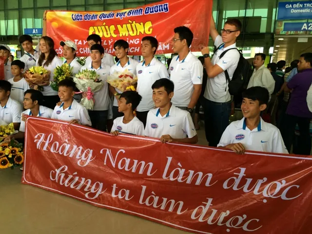 Chùm ảnh: Lý Hoàng Nam rạng rỡ ngày về ảnh 4