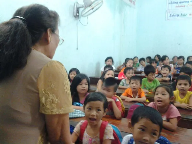 'Lớp phổ cập tiểu học' giữa lòng thành phố Biên Hòa ảnh 1