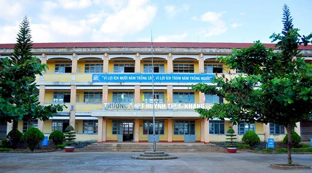 Sẽ kỷ luật thích đáng hai nữ sinh đánh nhau trong lớp ảnh 1 Sẽ kỷ luật thích đáng hai nữ sinh đánh nhau trong lớp ảnh 1