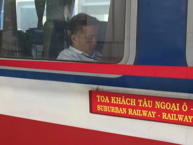 Khai trương chuyến tàu ngoại ô Sài Gòn - Dĩ An ảnh 3