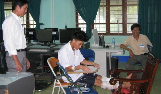 Chuyện 'vui - độc - lạ' trong ngày thi THTP quốc gia 2016 ảnh 6