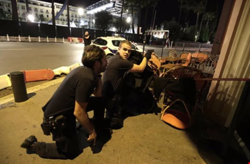 khủng bố Quốc khánh Pháp