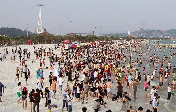 Những hình ảnh nghỉ lễ sẽ khiến nhiều người choáng váng ảnh 3