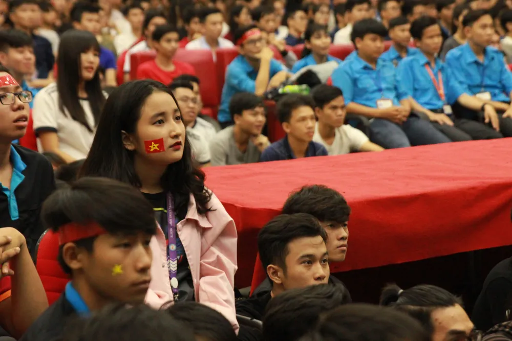 Hàng ngàn CĐV 'tiếp sức' cho đội tuyển U23-Việt Nam ảnh 10