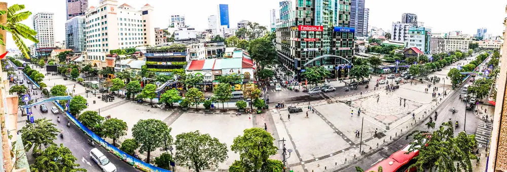 Lắp đặt xong 10 màn hình 'khủng' ở phố đi bộ Nguyễn Huệ ảnh 5