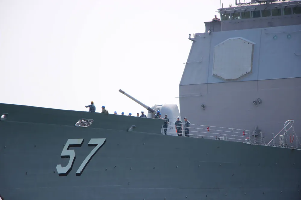 Uy lực 2 chiến hạm hộ tống tàu sân bay Mỹ đến Đà Nẵng ảnh 10