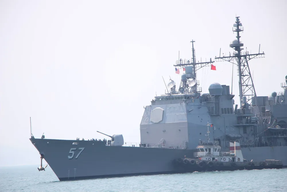 Tàu hộ tống của hải quân Mỹ đang tiến vào cảng Tiên Sa ảnh 8