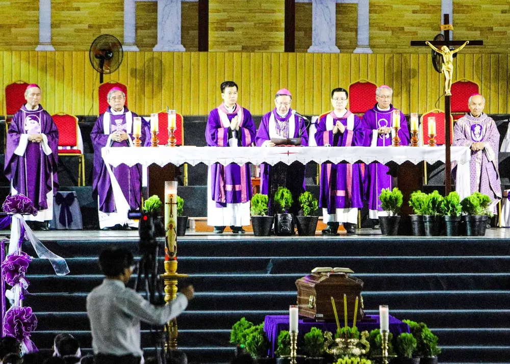 Trực tiếp lễ rước Đức Tổng Giám mục Phaolô Bùi Văn Đọc ảnh 16