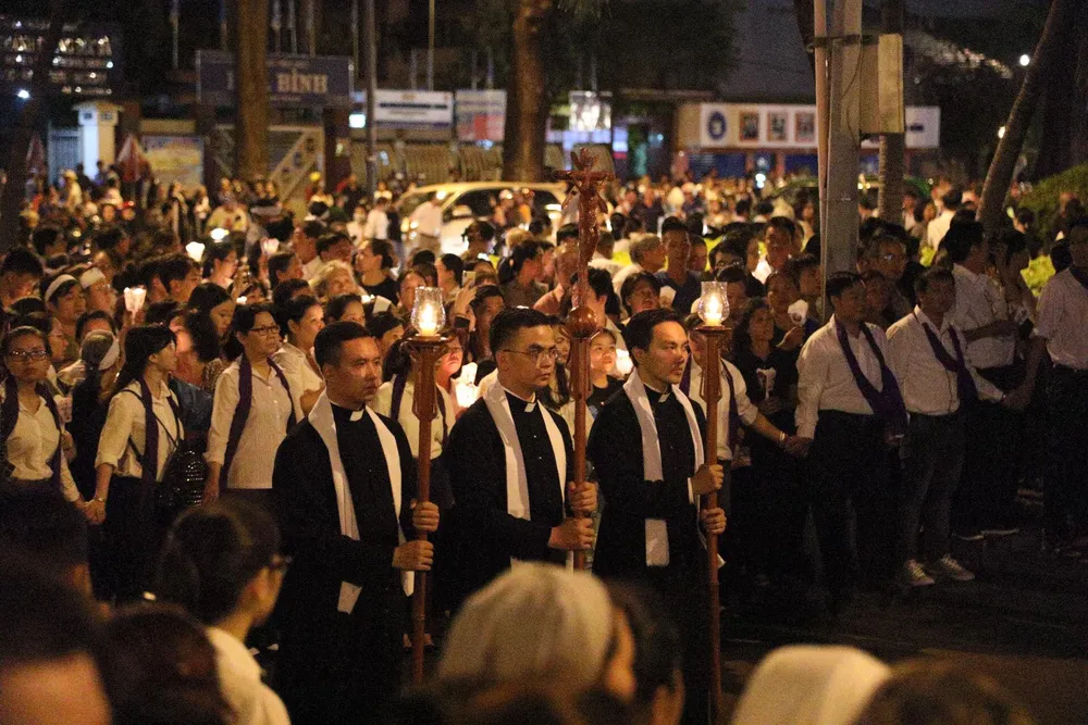 Trực tiếp lễ rước Đức Tổng Giám mục Phaolô Bùi Văn Đọc ảnh 21