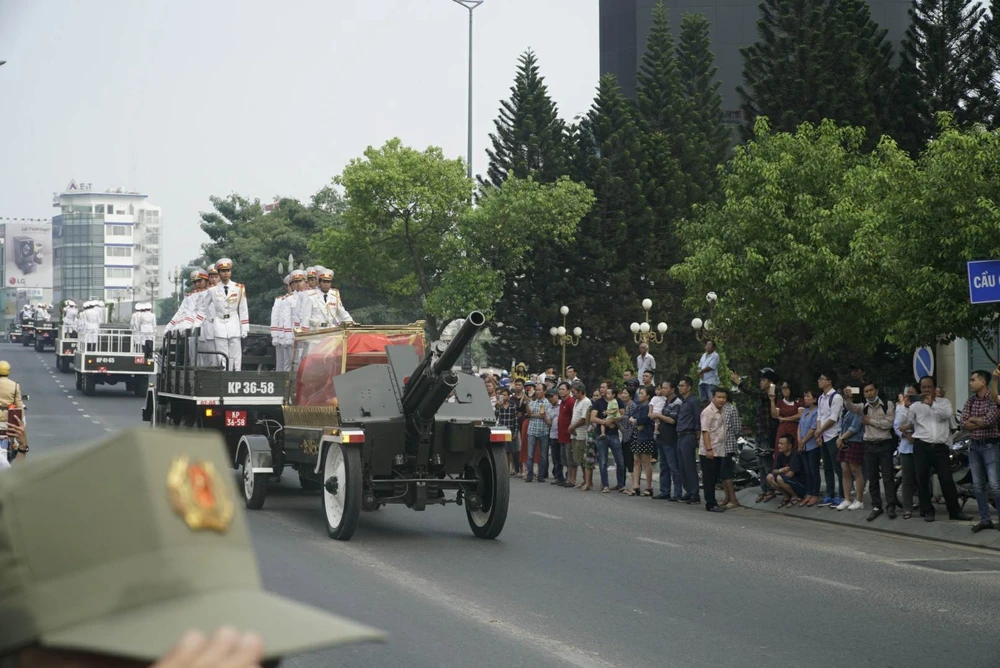 Linh xa đưa linh cữu bác Sáu Khải về đất mẹ Củ Chi ảnh 14