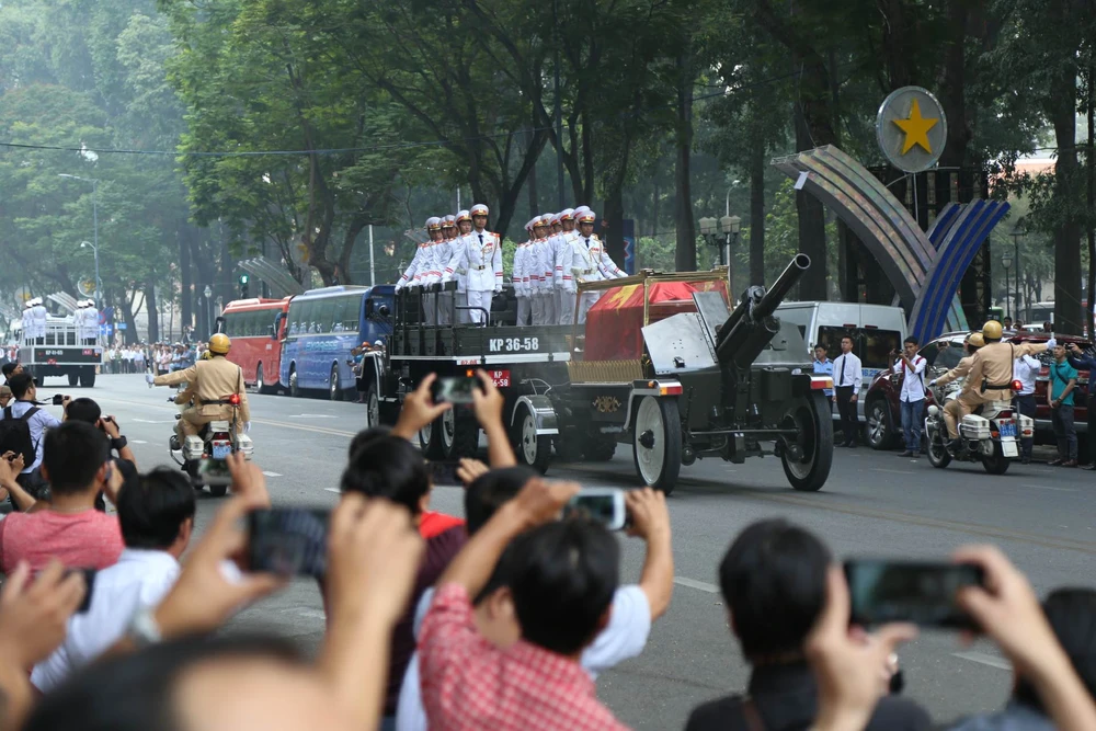 Linh xa đưa linh cữu bác Sáu Khải về đất mẹ Củ Chi ảnh 8