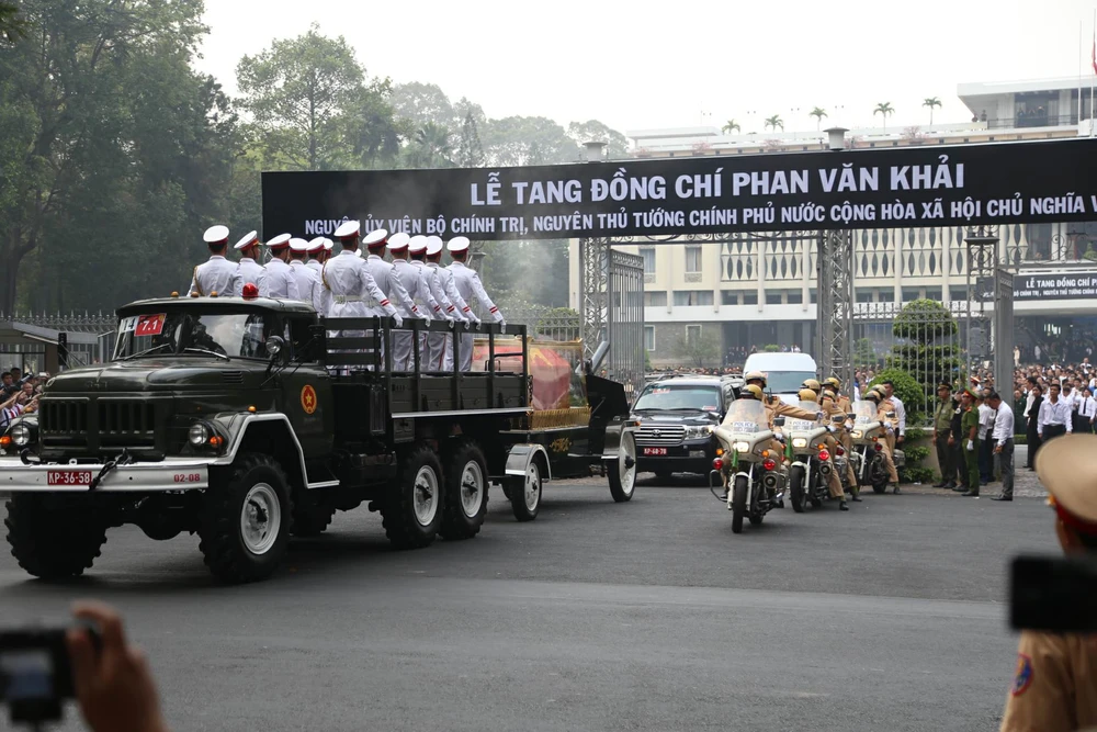 Linh xa đưa linh cữu bác Sáu Khải về đất mẹ Củ Chi ảnh 2