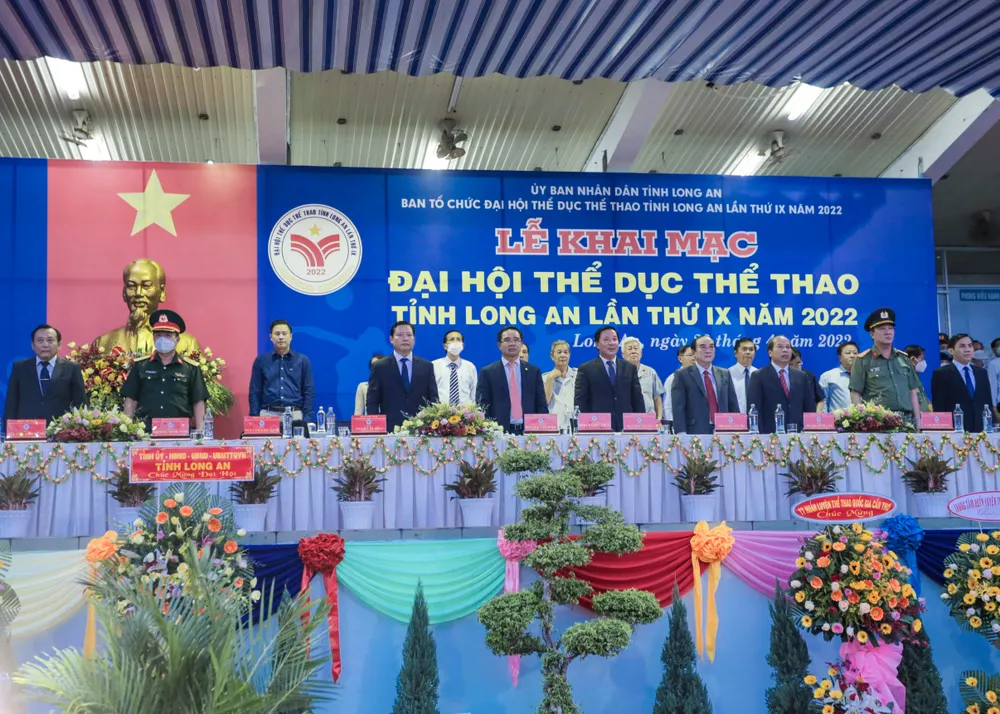 Các đại biểu về dự lễ khai mạc Các đại biểu về dự lễ khai mạc