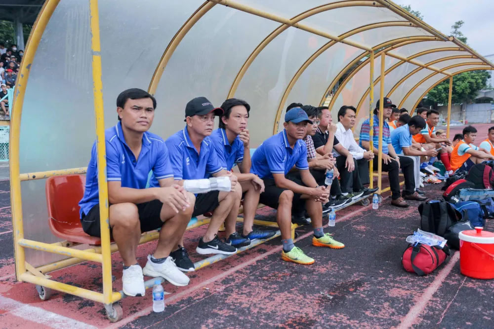 Phan Văn Tài Em trên vai trò huấn luyện viên đội TP. Tân An dự Đại hội TDTT tỉnh Long An