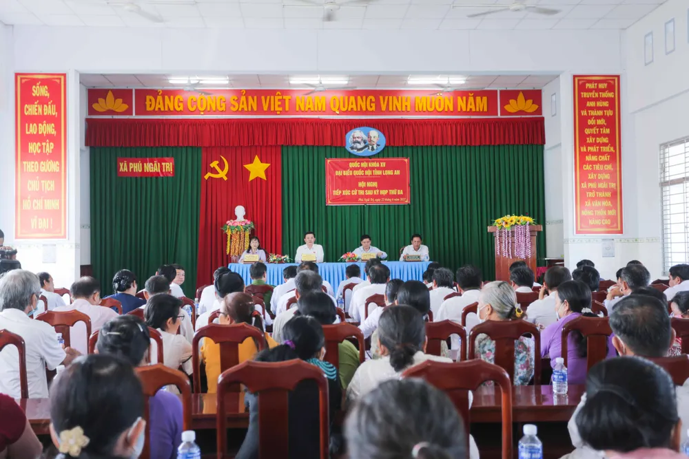 Đại biểu Quốc hội Nguyễn Thanh Hải, Nguyễn Tuấn Anh, Nguyễn Hoàng Uyên có buổi tiếp xúc cử tri huyện Châu Thành Đại biểu Quốc hội Nguyễn Thanh Hải, Nguyễn Tuấn Anh, Nguyễn Hoàng Uyên có buổi tiếp xúc cử tri huyện Châu Thành