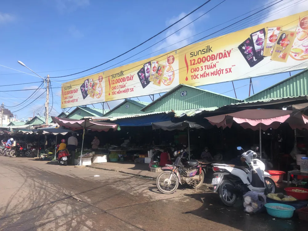 Ban quản lý chợ thường xuyên nhắc nhở tiểu thương đề cao cảnh giác với hình thức huy động vốn khi chưa có thông tin chính xác về dự án chợ.