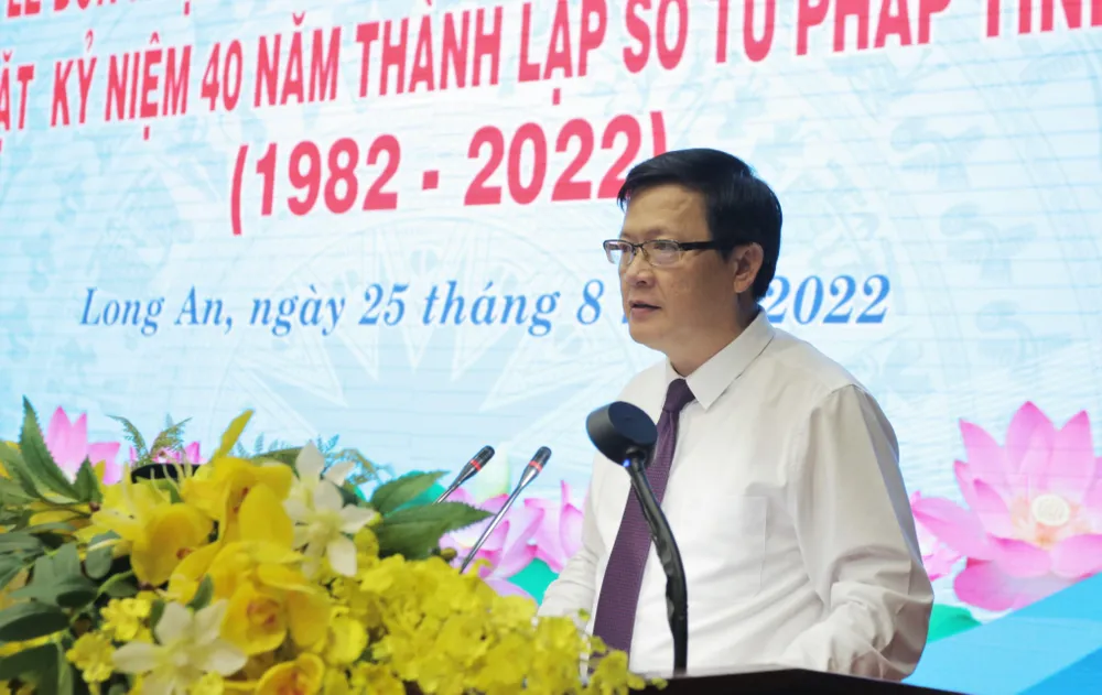 Thứ trưởng Bộ Tư pháp – Mai Lương Khôi phát biểu tại buổi lễ. Ảnh: HUỲNH DU