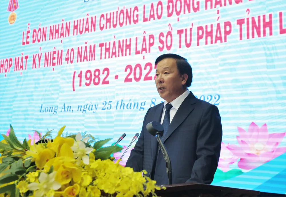Ông Nguyễn Văn Út - Chủ tịch UBND tỉnh Long An phát biểu tại buổi lễ. Ảnh: HUỲNH DU