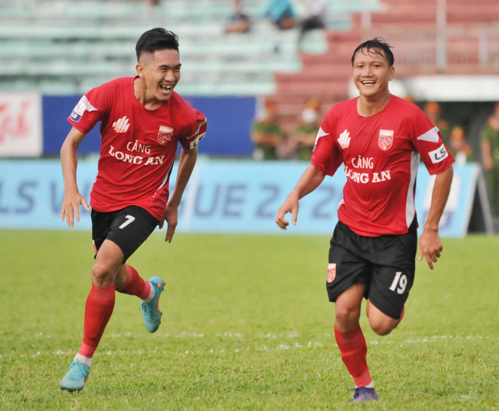 Cầu thủ Long An ăn mừng bàn thắng ở phút thứ 33. Ảnh: TRẦN ANH TUẤN
