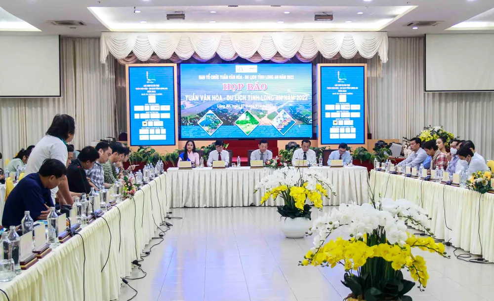 Buổi họp báo chí" Tuần Văn hóa - Du lịch tỉnh Long An năm 2022". Ảnh: HUỲNH DU Buổi họp báo chí" Tuần Văn hóa - Du lịch tỉnh Long An năm 2022". Ảnh: HUỲNH DU