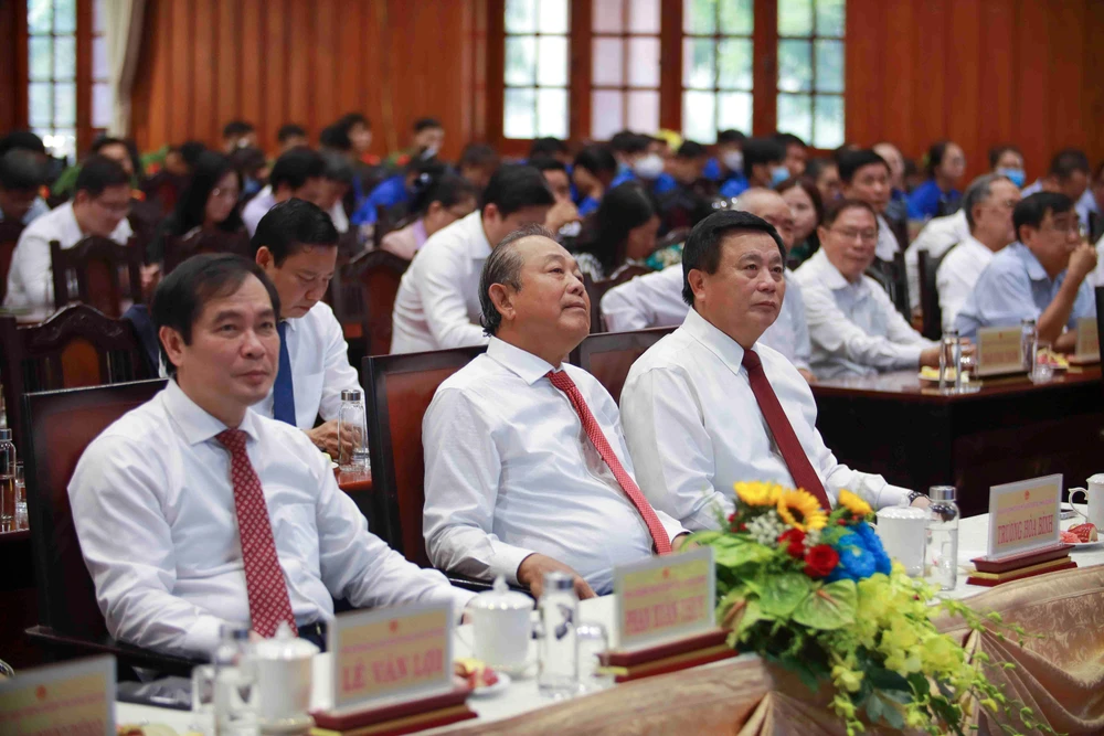 Các đại biểu tham dự tại buổi lễ kỷ niệm 120 năm ngày sinh đồng chí Võ Văn Ngân. Ảnh: HUỲNH DU