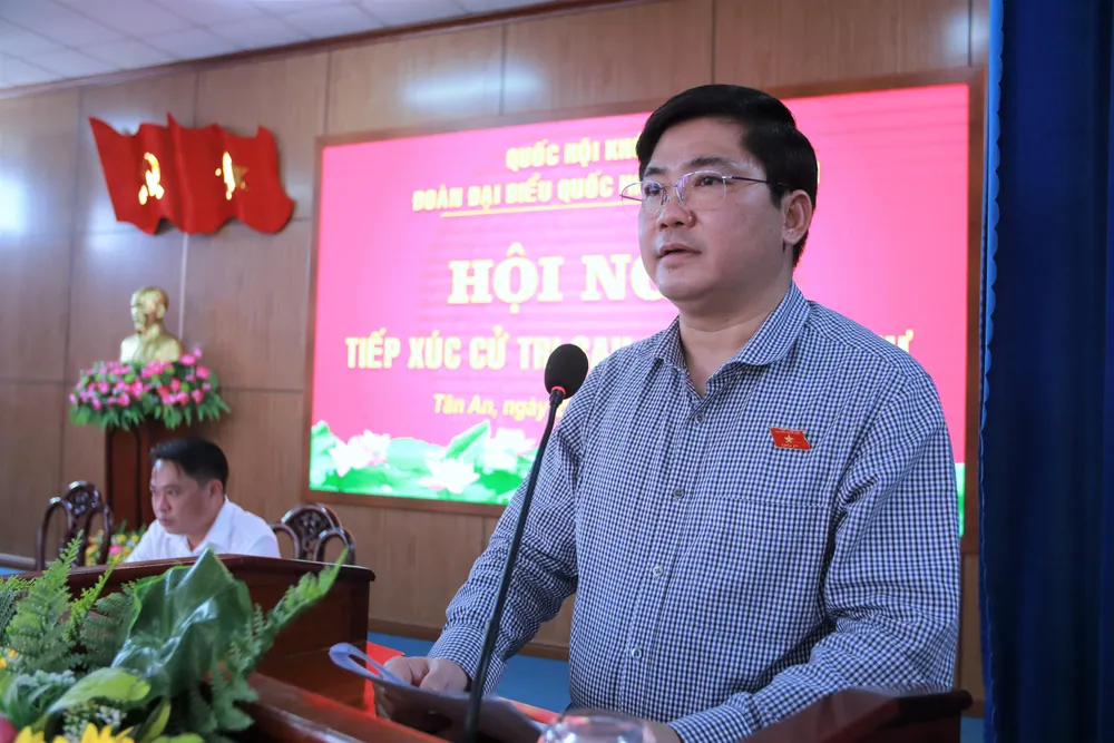 tiep-xuc-cu-tri-long-an