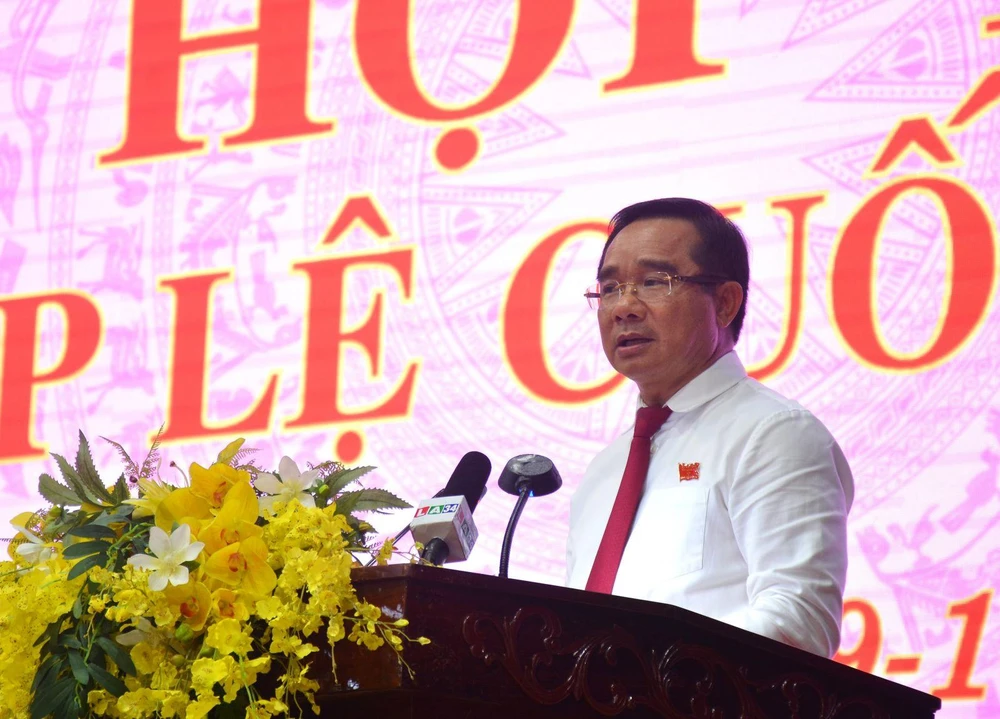 Bí thư Tỉnh ủy, Chủ tịch HĐND tỉnh – Nguyễn Văn Được phát biểu tại kỳ họp. Ảnh: HUỲNH DU