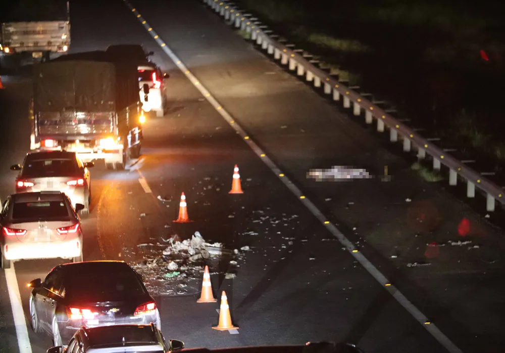 Tai nạn trên cao tốc TP.HCM - Trung Lương do xe máy đi ngược chiều. Ảnh: HUỲNH DU. Tai nạn trên cao tốc TP.HCM - Trung Lương do xe máy đi ngược chiều. Ảnh: HUỲNH DU.