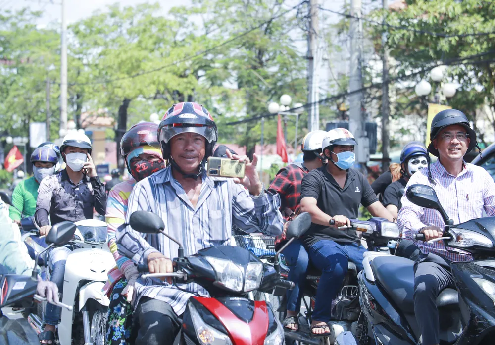 Đông đảo người dân tham gia đoàn Chiêu u