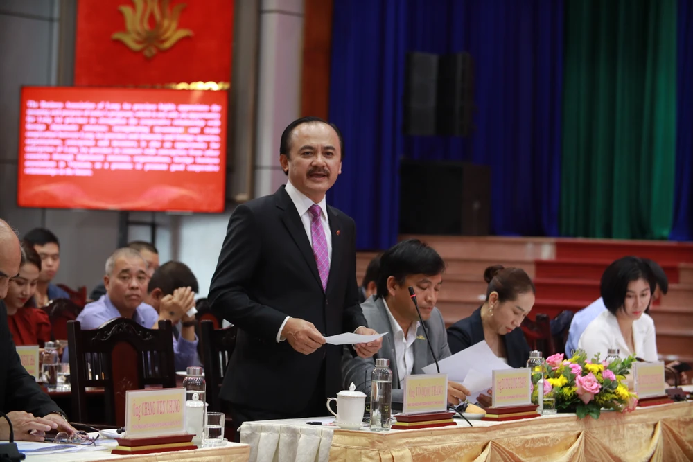 Ông Võ Quốc Thắng, Tổng Giám đốc Công ty Cổ phần Đồng Tâm – Chủ tịch Hiệp hội doanh nghiệp tỉnh Long An phát biểu tại buổi gặp gỡ. Ảnh: HUỲNH DU