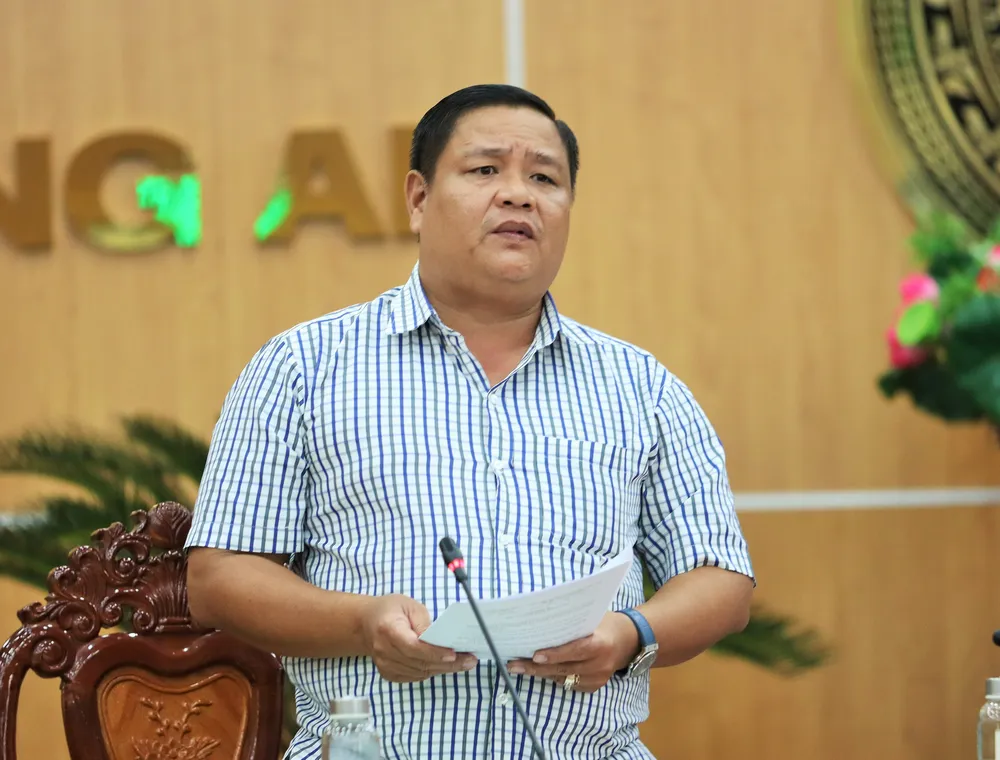 Giám đốc Sở GTVT, Phó trưởng Ban ATGT tỉnh Đặng Hoàng Tuấn phát biểu tại hội nghị