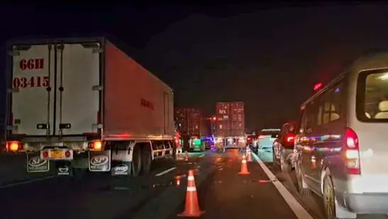 Hiện trường vụ tai nạn khiến giao thông cao tốc TP.HCM - Trung Lương bị ùn ứ. Ảnh: KH