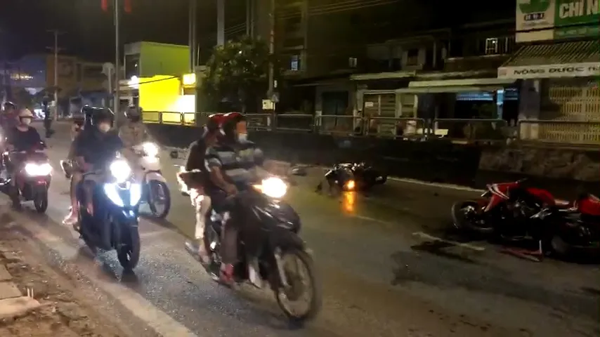 Hiện trường xe phân khối lớn va chạm xe máy trên quốc lộ 1