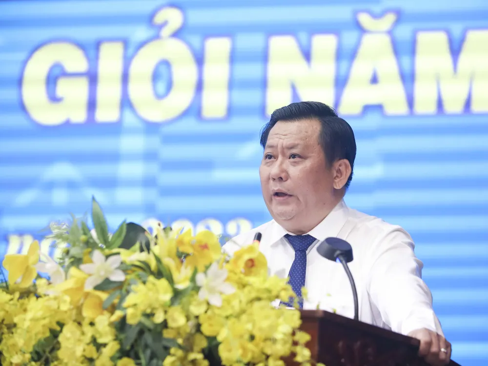 Phó chủ tịch UBND tỉnh - Huỳnh Văn Sơn phát biểu tại hội nghị. Ảnh: HUỲNH DU Phó chủ tịch UBND tỉnh - Huỳnh Văn Sơn phát biểu tại hội nghị. Ảnh: HUỲNH DU