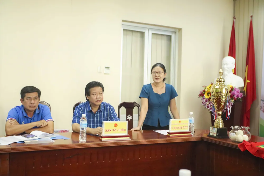 Phó Giám đốc Đài PTTH Long An phát biểu tại buổi họp báo. Ảnh: HD