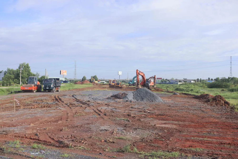 Công trình thi công dự án đường vành đai 3 TP.HCM, điểm nút giao với tuyến đường cao tốc Bến Lức-Long Thành. Ảnh:HD